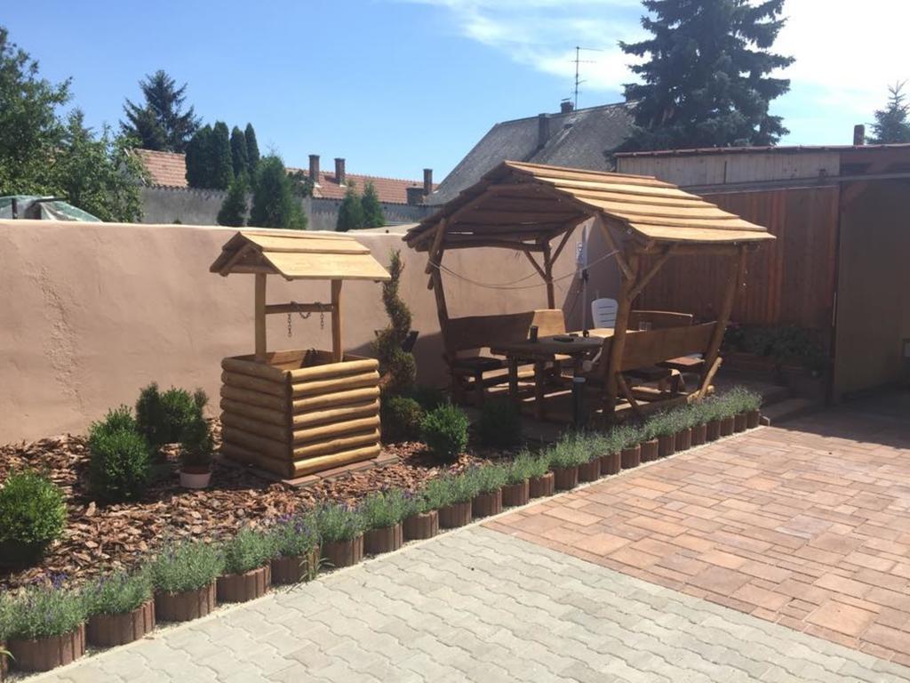 Levendula Vendeghaz Hotel Дьор Екстериор снимка